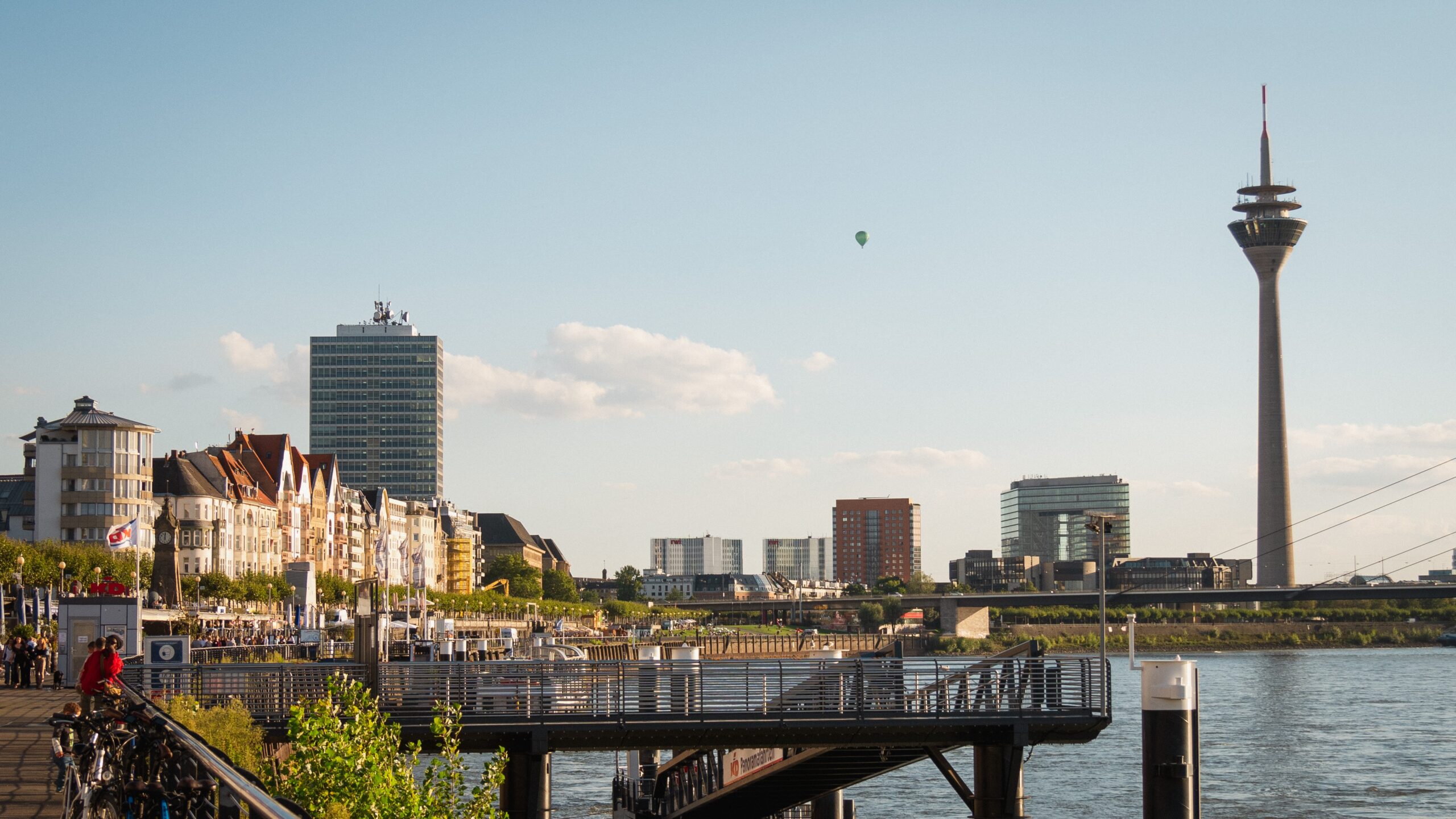 The City Guide to Düsseldorf: the skyline of the city